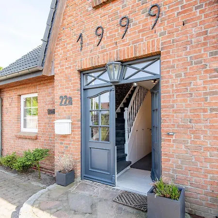 Haus Breslauer Strasse 22a *